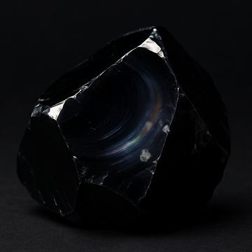 オブシディアン（黒曜石）の標本図（AI生成・通常光）